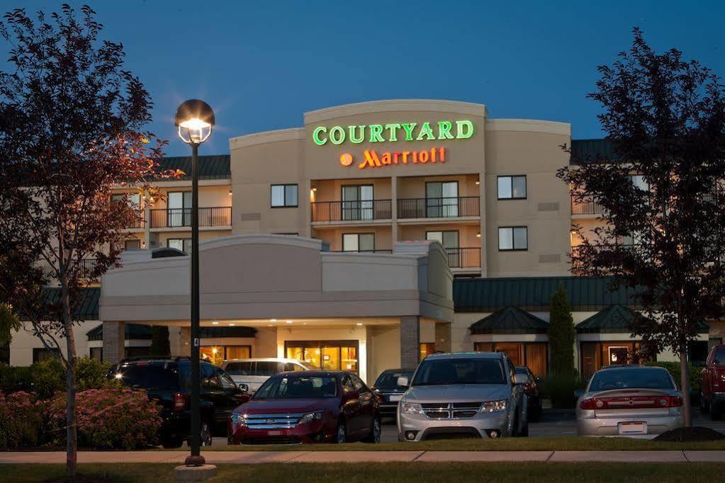 Courtyard Cleveland Beachwood Exterior foto